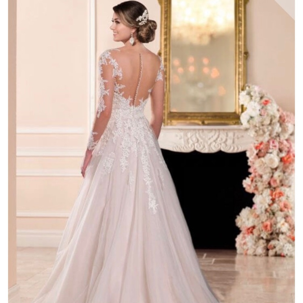 Stella York wedding gown - Picture 1 of 4